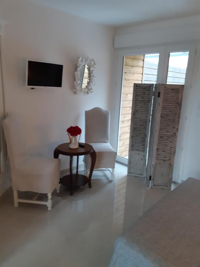 Les Suites De Veronique, Chez Veronique Olive Saint-Pair-sur-Mer Exterior foto